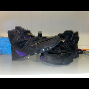Lebron 13 “Pot of gold” size 9